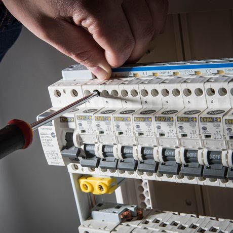 Main d'Oeuvre montage tableau électrique / 20 minutes